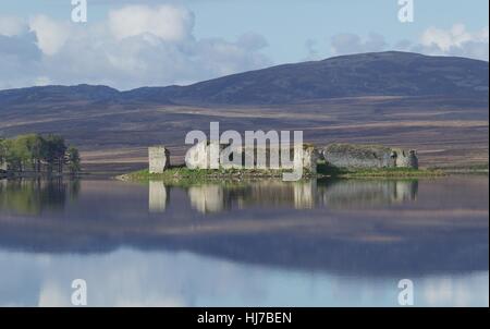 Château de Lochindorb dans Highland Ecosse Banque D'Images