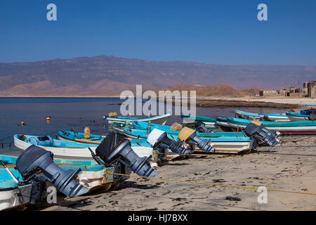 Petits bateaux de pêche à Mirbat, Dhofar, Oman Banque D'Images