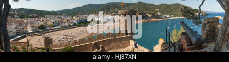 Vue panoramique sur le village de Tossa de Mar Banque D'Images
