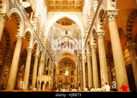 Intérieur cathédrale de Pise Toscane Italie Banque D'Images