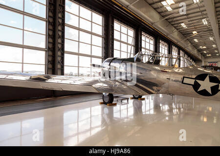 North American AT-6 SNJ-6 affiché à la Musée Lyon Air à Santa Ana, Californie, États-Unis. Banque D'Images