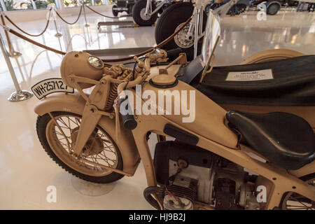 Tan moto Zundapp affichée au Musée Lyon Air à Santa Ana, Californie, États-Unis. Banque D'Images