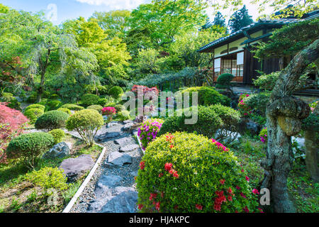 Un jardin de thé traditionnel japonais et de la maison, chashitsu, près de Tokyo au Japon Banque D'Images