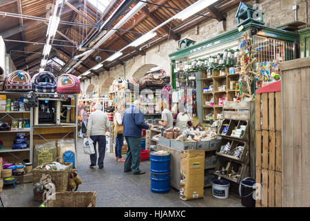 Cale à l'intérieur du marché de pannier de Tavistock, Tavistock, Devon, Angleterre, Royaume-Uni Banque D'Images