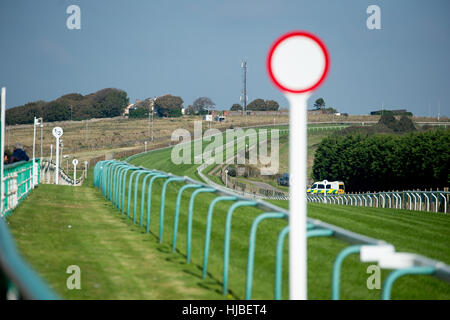 Poteau et la piste de l'hippodrome de Brighton, Sussex, UK Banque D'Images