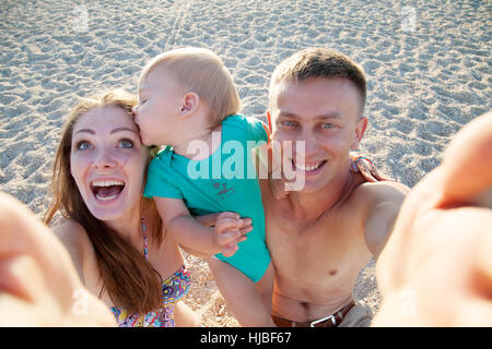 Papja et maman faire photo de famille Banque D'Images