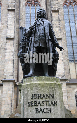 Johann Sebastian Bach Statue devant l'église Thomaskirche (), Leipzig, Saxe, Allemagne, Europe Banque D'Images