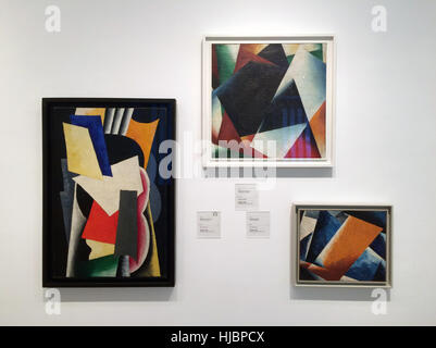 Peinture suprématiste par artiste avant-garde russe Lioubov Popova sur l'affichage dans le musée Thyssen-Bornemisza à Madrid, Espagne. Banque D'Images