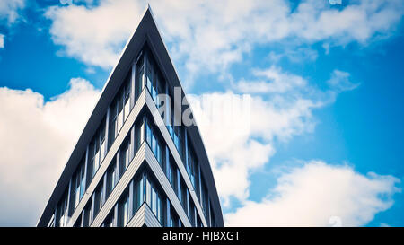 Un bâtiment dans le ciel Banque D'Images