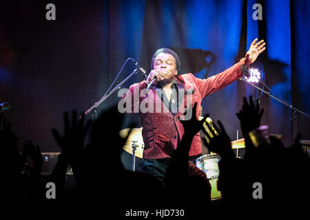 Düsseldorf, Allemagne. 23 janvier, 2017. La brillante chanteuse soul Lee Fields & The Expressions effectue live Zazie Düsseldorf. Credit : Ashley Greb/Alamy Live News Banque D'Images