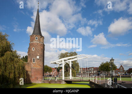 La porte de l'est avec pont-levis, Delft, Hollande, Pays-Bas Banque D'Images