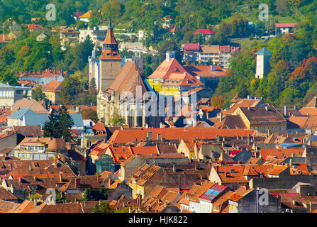 Vue sur la vieille ville de Brasov, dans le sunshin jour. Roumanie Banque D'Images