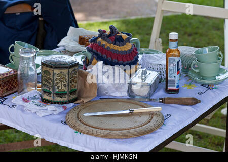 1940 Table à dîner mis en place dans le cadre d'une 1940 de reconstitution historique Week-end à Barnard Castle. Banque D'Images