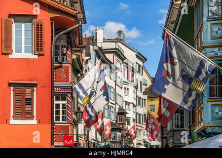 Augustinergasse Alley, Augustiner, centre historique, drapeaux, Zurich, Suisse Banque D'Images