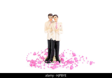 Un couple homosexuel avec peu de coeurs roses sur un fond blanc. Banque D'Images