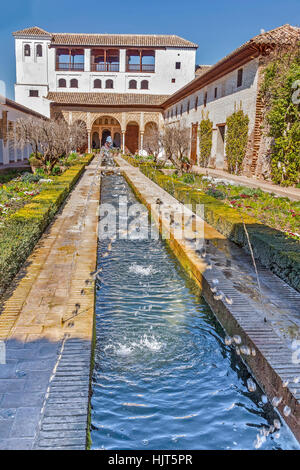 Patio de la Azequia Alhambra Grenade Espagne Banque D'Images