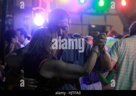 Milonga à la Plaza Dorrego, San Telmo, Buenos Aires, Argentine. Banque D'Images