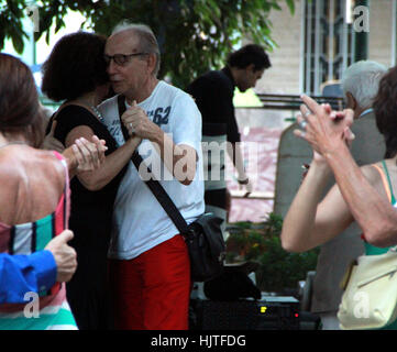 Milonga à la Plaza Dorrego, San Telmo, Buenos Aires, Argentine. Banque D'Images