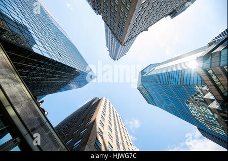 Gratte-ciel, faible angle de vue, Grand Central Station, Park Avenue, Manhattan, New York City, USA Banque D'Images