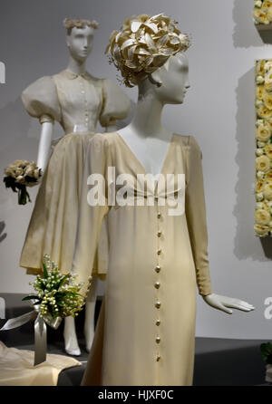 Robe de mariage 1995 Couturier Hubert de Givenchy ( France ) Banque D'Images