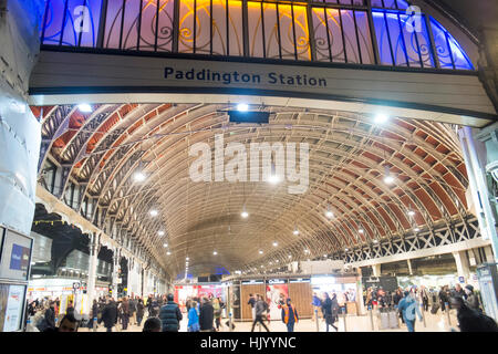 Chemin de fer de Paddington et de la station de métro dans l'ouest de Londres, Londres, Angleterre, Royaume-Uni. Banque D'Images