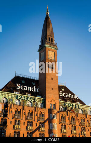 Danemark, Copenhague, la place de l'Hôtel de Ville, Scandia Palace Hotel, construit en 1910 par Anders Jensen Banque D'Images