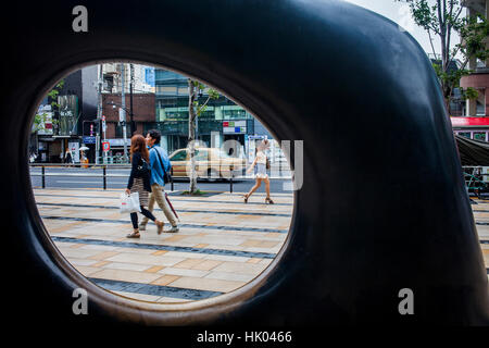 Pearsons Sculpture creux Forme de l'esprit par Kan Yasuda, dans la région de Tokyo Midtown, Roppongi, Tokyo, Japon Banque D'Images