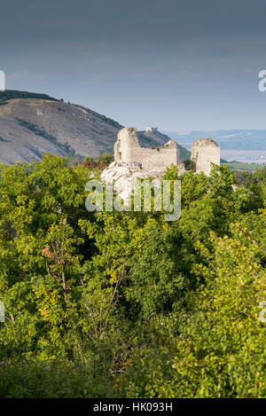 Sirotci château hradek, Palava région protégée, Breclav district, région Jihomoravsky, République Tchèque, Europe Banque D'Images