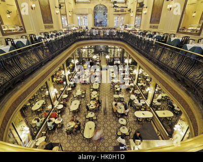 Vue de l'intérieur de la Confeitaria Colombo, Rio de Janeiro, Brésil, Amérique du Sud Banque D'Images