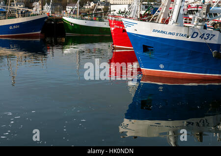 Les chalutiers et bateaux de pêche dans le port de Killybegs, comté de Donegal, Irlande Banque D'Images