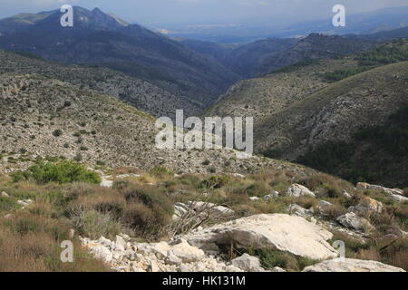 Paysage calcaire carbonifère, près de Benimaurell, Vall de Laguar, Marina Alta, province d'Alicante, Espagne Banque D'Images