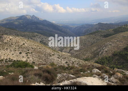 Paysage calcaire carbonifère, près de Benimaurell, Vall de Laguar, Marina Alta, province d'Alicante, Espagne Banque D'Images