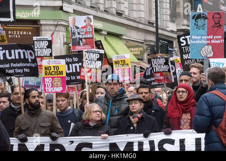 Londres, Royaume-Uni. 4 Février, 2017. heaed du mars, à l'Atout anti-manifestation à Londres Crédit : Ian Davidson/Alamy Live News Banque D'Images