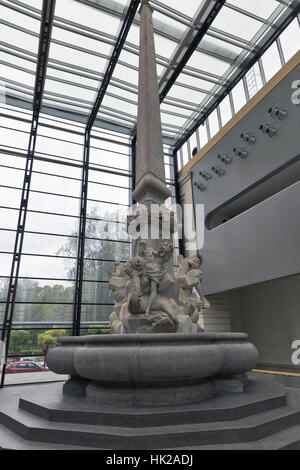 LJUBLJANA, SLOVÉNIE - Septembre 04, 2015 : Original de la fontaine de Robba (1751), la Fontaine des trois rivières carnioliennes, Ljubljanica - Sava et Krka b Banque D'Images