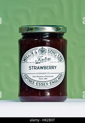 Pot de Wilkin & Sons Ltd., fraise Tiptree conserver. Banque D'Images