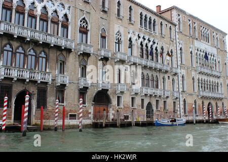 Prunkbau d'une époque révolue. Venise, grand canal Banque D'Images