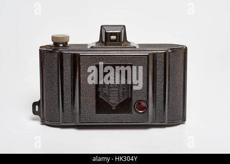 Le Arti-Six est une caméra viseur bakélite britannique faite autour de 1950. Il avait un tube à vis - objectif lorsque vous prenez une photo, l'objectif vissé forwar Banque D'Images