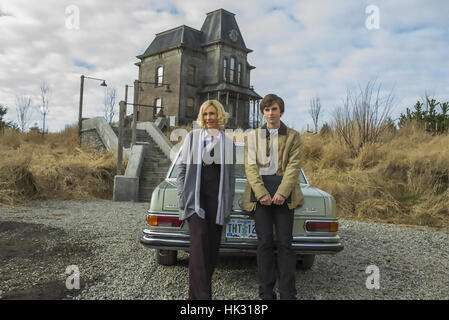 BATES MOTEL Universal Television Series (2013-) avec Vera Farmiga et Freddie Highmore Banque D'Images