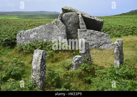 Zennor Quoit chambre funéraire néolithique sur Amalveor Downs près de Zennor, Cornwall, et près de la côte sud-ouest Banque D'Images