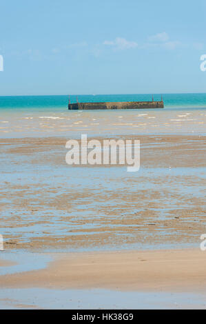 Une partie de la port Mulberry à partir de la seconde guerre mondiale au large de la côte du Kent à Littlestone-sur-Mer, caissons Phoenix Banque D'Images