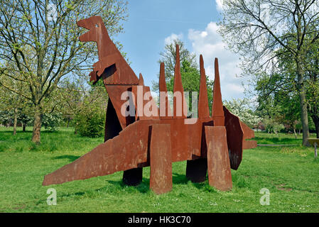 Le bon, la brute et le truand du métal rouillé sculpture dinosaures par Jake et Dinos Chapman Golders Hill Park Banque D'Images
