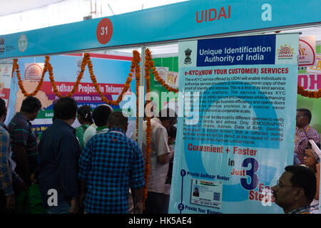 HYDERABAD, INDE - JANVIER 19,2017 Visiteurs à Digi Dhan Mela à la Plaza à Hyderabad.Les deux jours mela est une initiative conjointe de l'Etat Telangana Banque D'Images