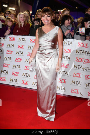 Lorraine Kelly arrivant à la National Television Awards 2017, tenu à l'O2 Arena, Londres. ASSOCIATION DE PRESSE Photo. Photo Date : 25 janvier, 2017. Voir PA Story SHOWBIZ NTAs. Crédit photo doit se lire : Ian West/PA Wire Banque D'Images