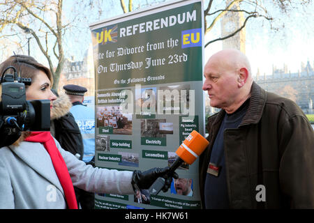 Interview journaliste partisan Brexit devant la Cour suprême après l'article 50 en faveur de l'exigence du consentement du Parlement, Londres UK KATHY DEWITT Banque D'Images