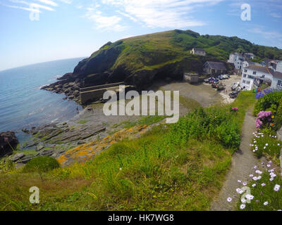 Port de pêche de Portloe. Niché sur la côte de Cornish il s'agit du nom de Cornoud Porth Logh signifiant « piscine crique », ol », Cornwall, Angleterre, Royaume-Uni Banque D'Images