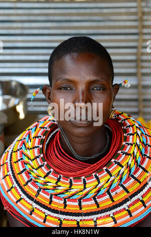 KENYA, Samburu, Marsabit, Rapunye Ntumo Merille village un groupe d'entraide des femmes / KENYA, Samburu, Marsabit, Rapunye Ntumo Dorf Merille Frauen Selbsthilfegruppe Banque D'Images