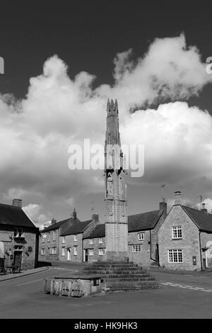 La Reine Eleanor Croix dans le village de Geddington, Northamptonshire, Angleterre Banque D'Images