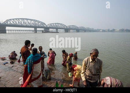 L'Inde, le Bengale occidental, Calcutta, hughli rivière, vie quotidienne Banque D'Images