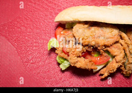 Un crabe à carapace molle po-boy. Banque D'Images