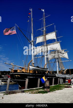 Mystic, Connecticut - Juillet 11, 2015 : 1841 Charles W. Morgan grand voilier trois mâts à Mystic Seaport Banque D'Images